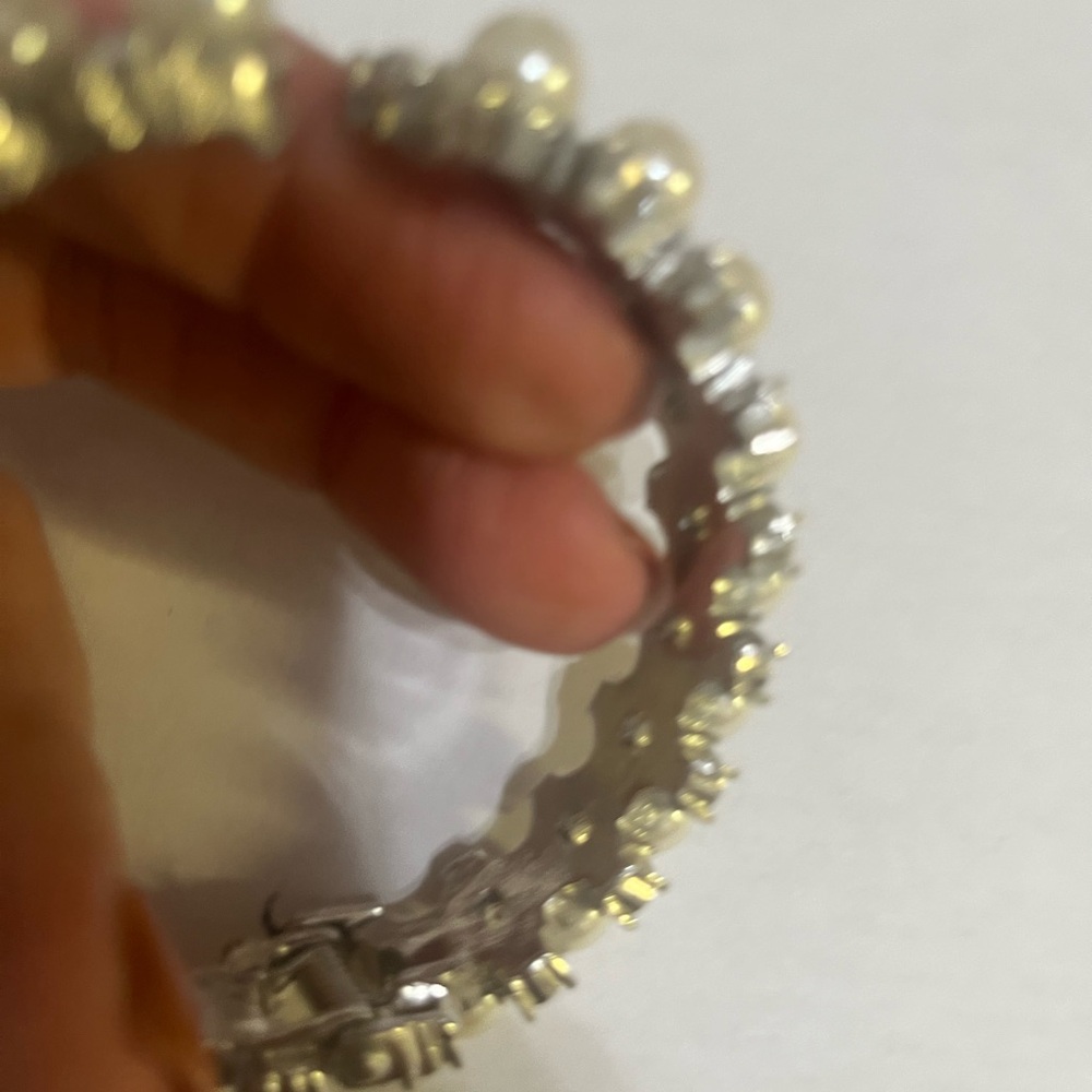 Betsey Johnson Silver and Pearl Bracelet - Picture 4 of 8
